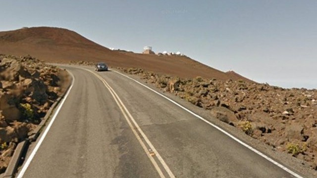 haleakal,_or_the_east_maui_road_tsummit_building_