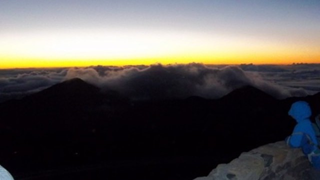 haleakal,_or_the_east_maui_volcano_summit_building_1024x768