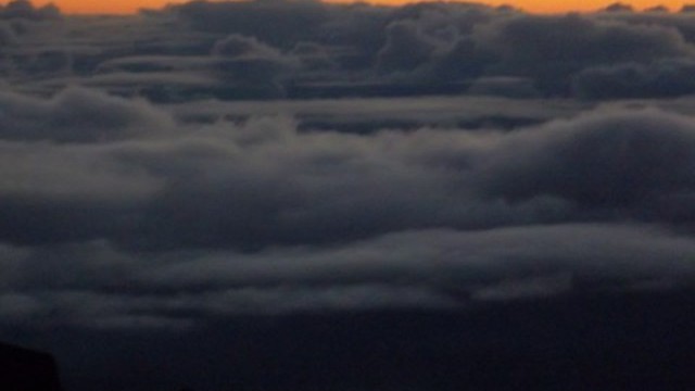 haleakal,_or_the_east_maui_volcano_sunrise_2